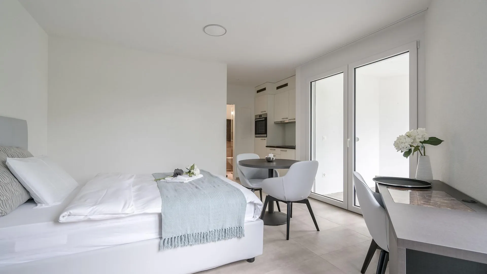 Airport Apartments Basel 0*,